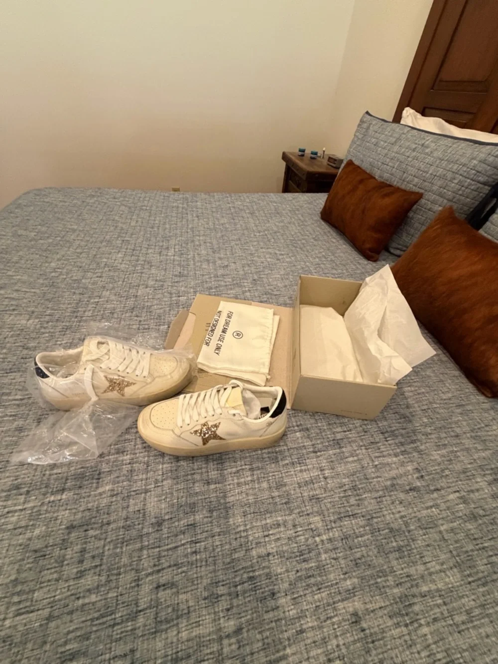 Golden Goose Women’s White Sneakers with Gold Glitter Star Detail - Picture 8 of 16